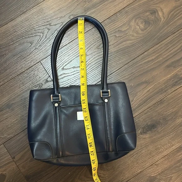 Liz Claiborne Handbag - Picture 7 of 11